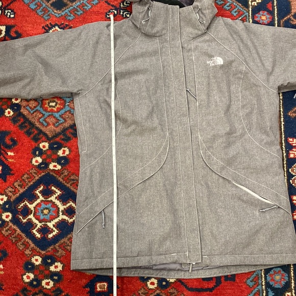 Large North Face Ski Coat - Picture 10 of 13